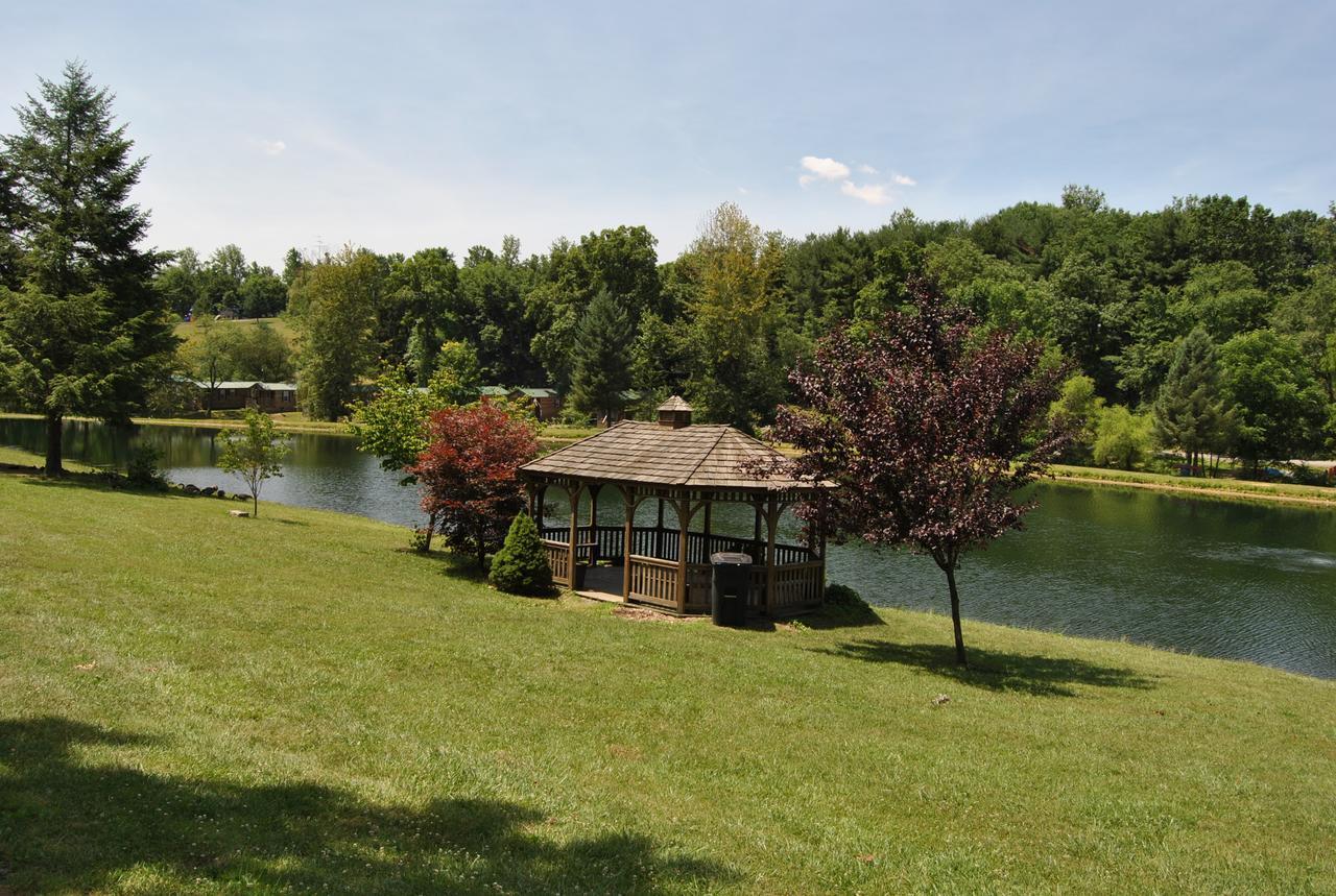 Robin Hill Camping Resort One-Bedroom Cottage 8 Lenhartsville Exterior foto